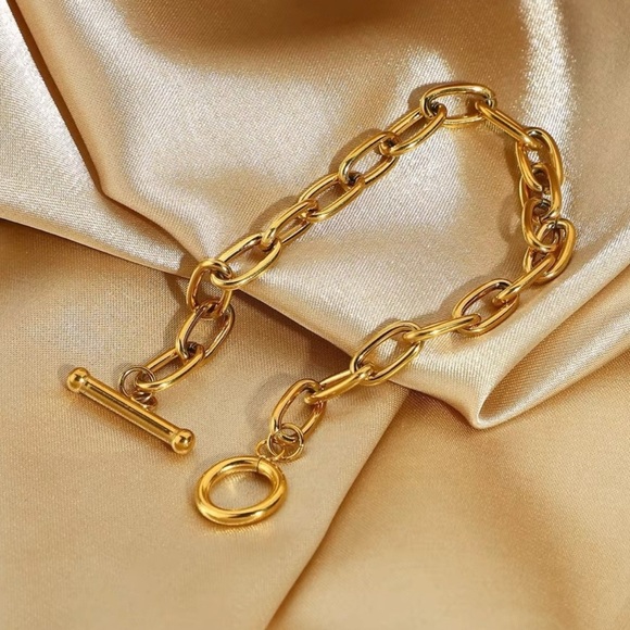 18K Gold Plated Chain Bracelet - Picture 4 of 5